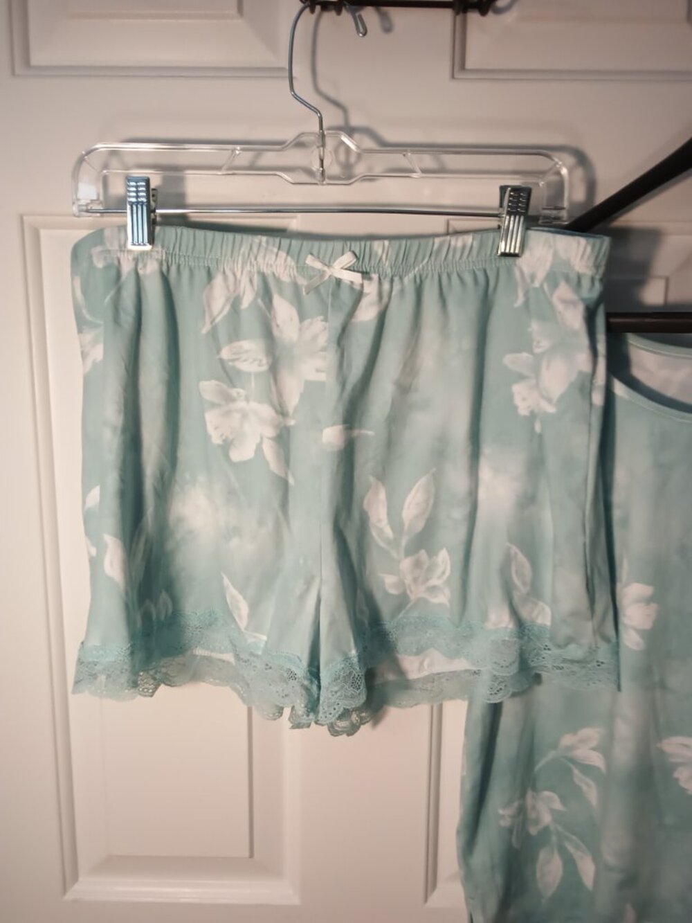 Tahari Light Blue & White Floral Pajama Set - Picture 4 of 5